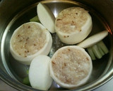 新玉ねぎを使って旬のかぶの肉詰め蒸し作り方6写真