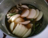 簡単　鶏団子と舞茸、玉ねぎの味噌煮込み！作り方4写真