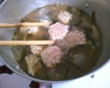 簡単　鶏団子と舞茸、玉ねぎの味噌煮込み！作り方6写真