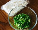 シンプル旨い!ネギ塩うどん作り方1写真