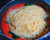 カニとほうれん草のトマトクリームパスタ作り方9写真
