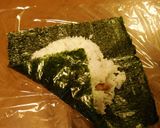 材料3つ!!簡単☆納豆おにぎらず作り方3写真