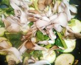 ズッキーニと法蓮草と舞茸のオリーブ炒め作り方3写真