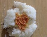 鮭のおにぎりにチーズを入れてみました作り方3写真