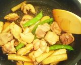 色鮮やか✾スナップエンドウと鶏の簡単炒め作り方5写真