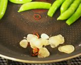 旨~い♪スナップエンドウのアンチョビ炒め作り方6写真