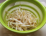 もやしとちくわ・具だくさんのお味噌汁作り方1写真