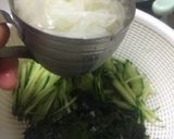 酢玉ねぎで、ワカメの酢の物作り方1写真