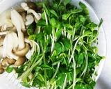 箸休めに…しめじと豆苗味噌バター炒め作り方1写真