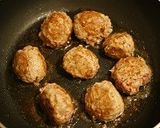 自宅で簡単！　トマト煮込みハンバーグ作り方4写真