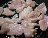 ふっくら胸肉と ピーマンの 生姜バター♡作り方3写真