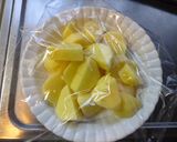 鶏肉とじゃがいものフルーチェ甘辛煮込み作り方1写真