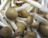 しめじのホイル包み♪作り方1写真