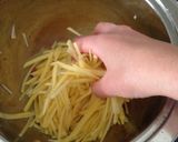 細切りじゃがの揚げ焼き（梅ガーリック味）作り方3写真