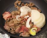 赤ワインを加えてつくるラム丼作り方2写真