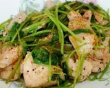 鶏むね肉と三つ葉のレモン炒め♪作り方5写真