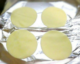 あと一品！餃子の皮でおつまみピザ♪作り方1写真