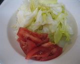 塩昆布ドレッシングで♪トマトレタスサラダ作り方1写真