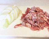 豚肉と玉ねぎのマヨコク炒め作り方1写真