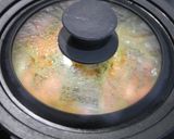 簡単！銀鮭と春菊の茎炒め作り方5写真