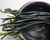 鷹の爪でピリッとわらびのにんにく醤油漬け作り方1写真