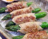 グリーンアスパラの鶏つくねロール卵黄添え作り方6写真