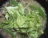 残った素麺と春キャベツの豚炒め作り方3写真