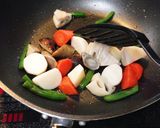 凍り豆腐の豚バラロールと根菜の照り煮作り方10写真