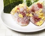 お弁当にも。梅おかか炒り卵おにぎり作り方5写真