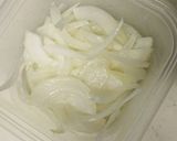 トマトのツナマヨ玉ねぎのせサラダ作り方1写真