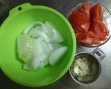 鶏もも肉と玉ねぎとトマトの塩糀煮込み♪作り方2写真