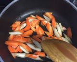 鶏モモ肉と人参ごぼうの香ばし甘辛炒め作り方2写真