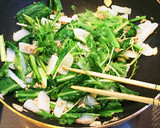 こんにゃくと小松菜とツナのにんにく炒め作り方5写真