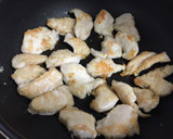 簡単！鶏ムネ肉と小松菜の味噌マヨ炒め作り方4写真