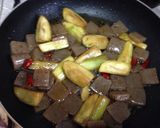 茄子とこんにゃくのピリ辛炒め煮♪作り方2写真