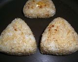 カマンベールがとろ～ん♪の焼きおにぎり作り方4写真