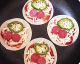 簡単 餃子の皮 アレンジ！ピザ♡作り方2写真