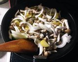 鮭の具沢山！にんにくバターポン酢炒め作り方8写真