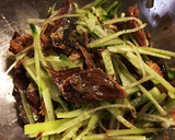 暑い日に！梅肉を使った魚缶の和え物作り方4写真