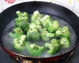 ブロッコリーと牛肉のオイスター炒め作り方2写真