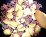 新じゃがと挽肉の甘辛炒め煮作り方4写真