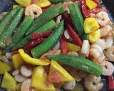 オクラと海老のトマト炒め作り方3写真