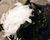 新玉ねぎ生わかめ超!簡単生姜醤油あえ作り方3写真