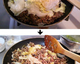 黒酢黒胡麻黒胡椒☆黒いレタス炒飯！作り方6写真