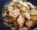 揚げじゃがで風味アップ！肉なしじゃが煮作り方5写真