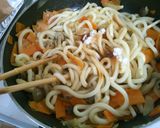 ランチに簡単！　バター醤油の焼きうどん♪作り方7写真