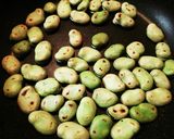 空豆の甘辛煮作り方1写真