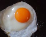 やってみて！ふっくらおいしい☆目玉焼き☆作り方5写真