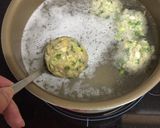 残った餃子のタネで☆簡単ピリ辛スープ作り方2写真