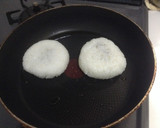 焼きおにぎりの中にごはんですよ作り方3写真